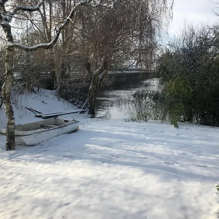 Riviere Et Jardin A Vos Pieds *