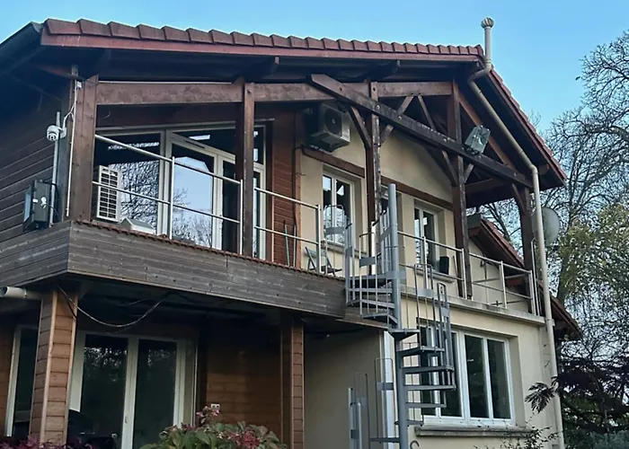 Riviere Et Jardin A Vos Pieds *