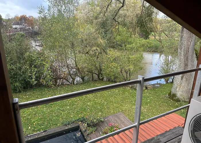 Riviere Et Jardin A Vos Pieds *