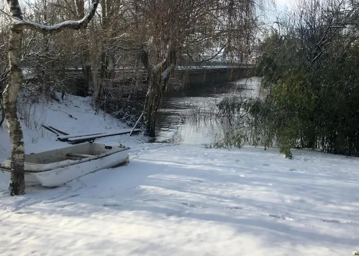 Riviere Et Jardin A Vos Pieds *